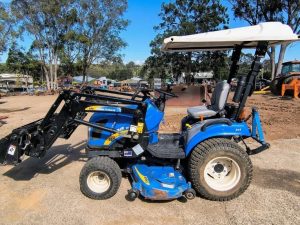 NEW HOLLAND BOOMER 1030DT FEL