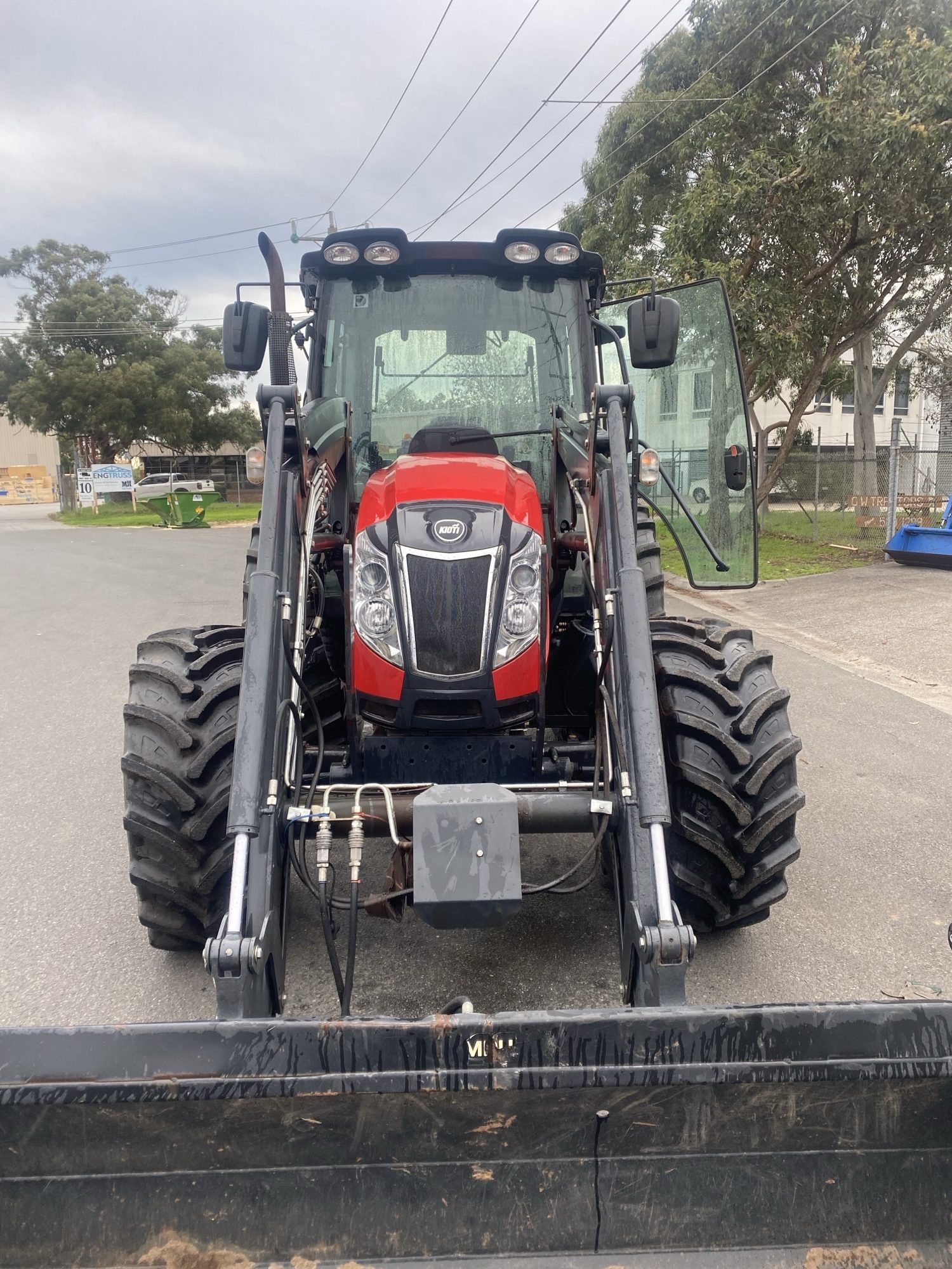 2023 kioti px1153 115hp tractor only 779 hours - Image 4